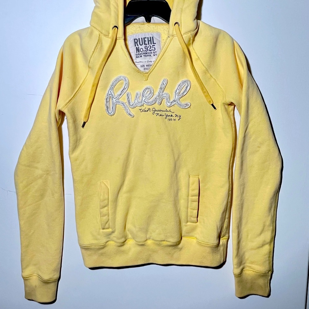 Ruehl No. 925 Yellow Embroidered Hoodie size medium